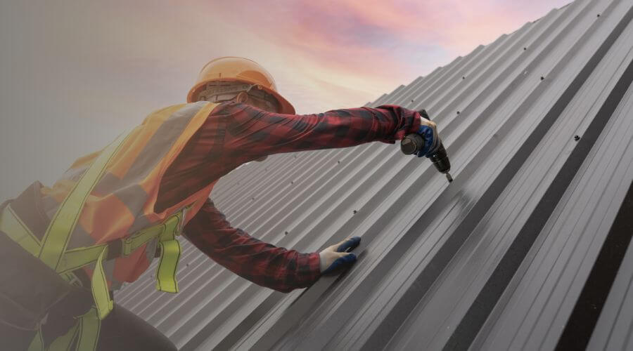 Professional gutter cleaning in Aliceville, AL